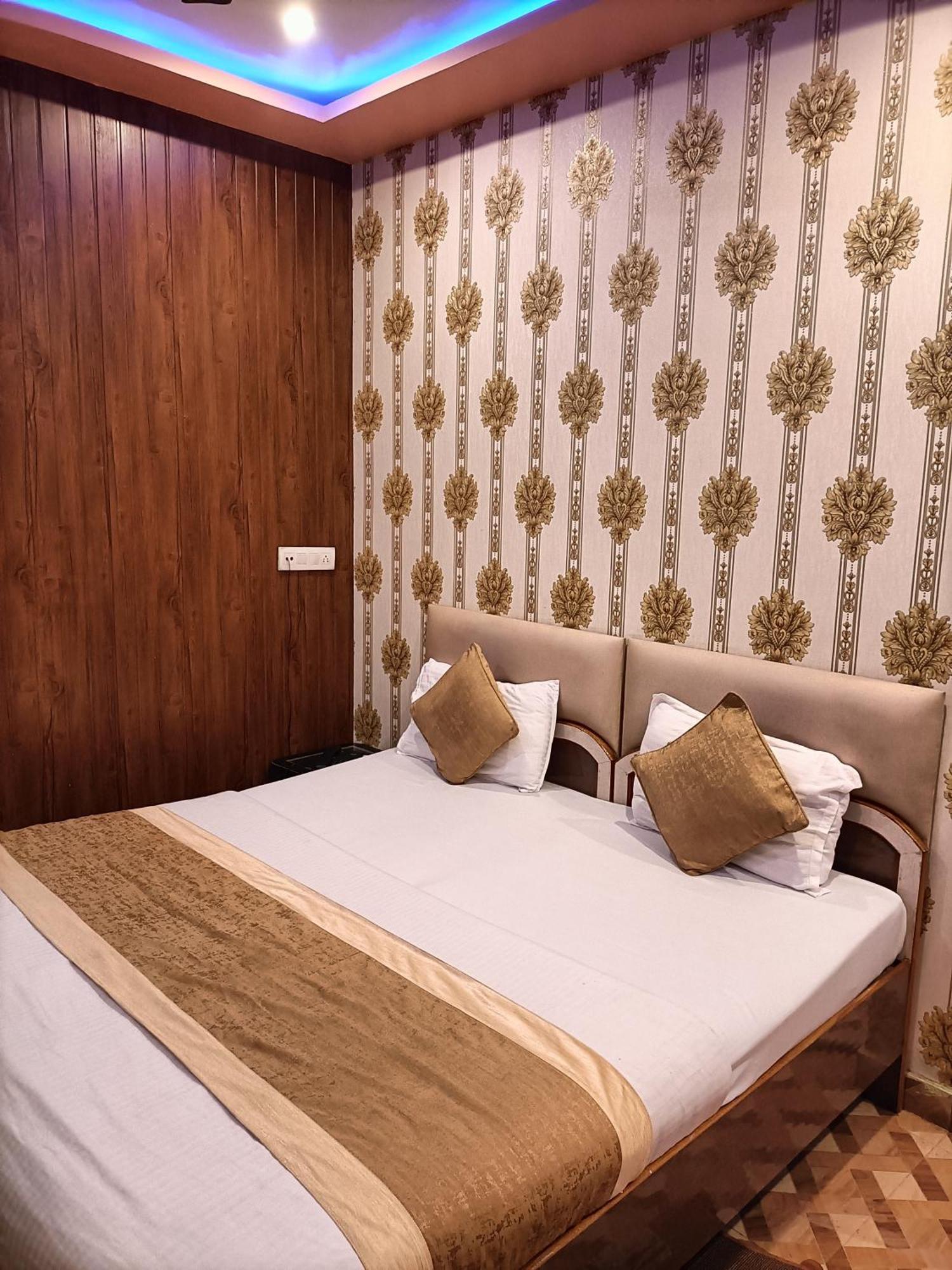 Hotel Picasso Varanasi Prime Location Εξωτερικό φωτογραφία