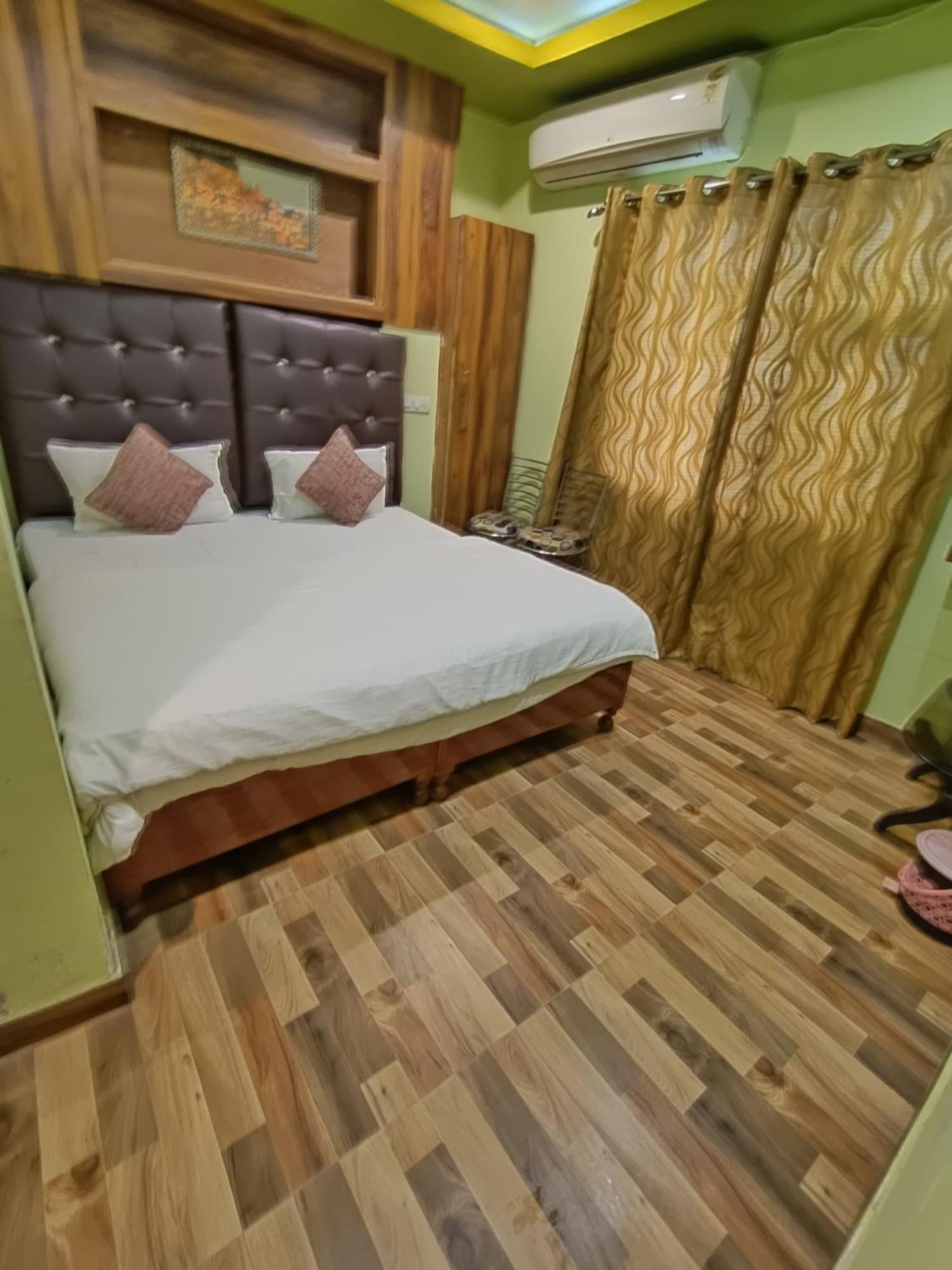 Hotel Picasso Varanasi Prime Location Εξωτερικό φωτογραφία
