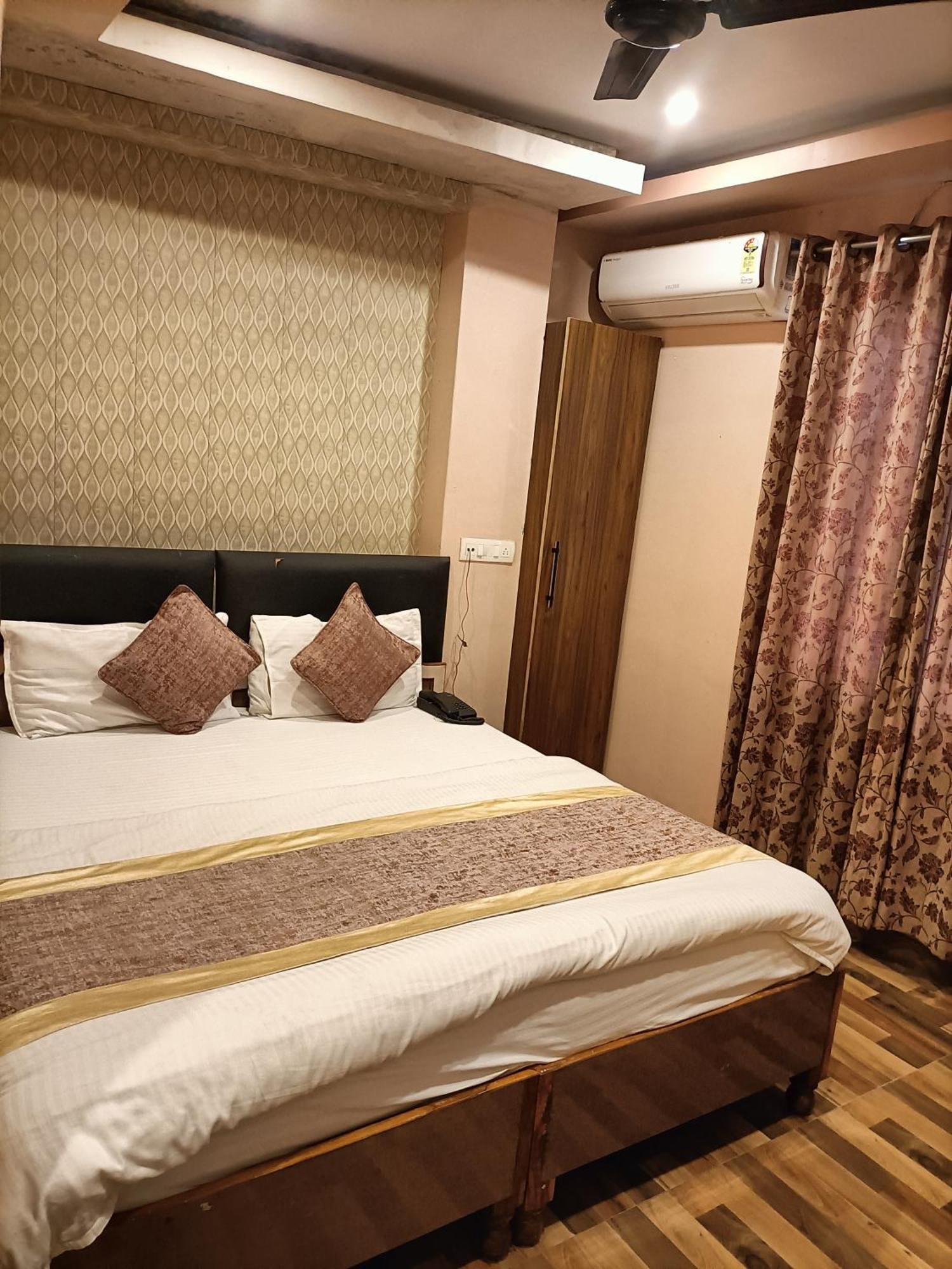 Hotel Picasso Varanasi Prime Location Εξωτερικό φωτογραφία