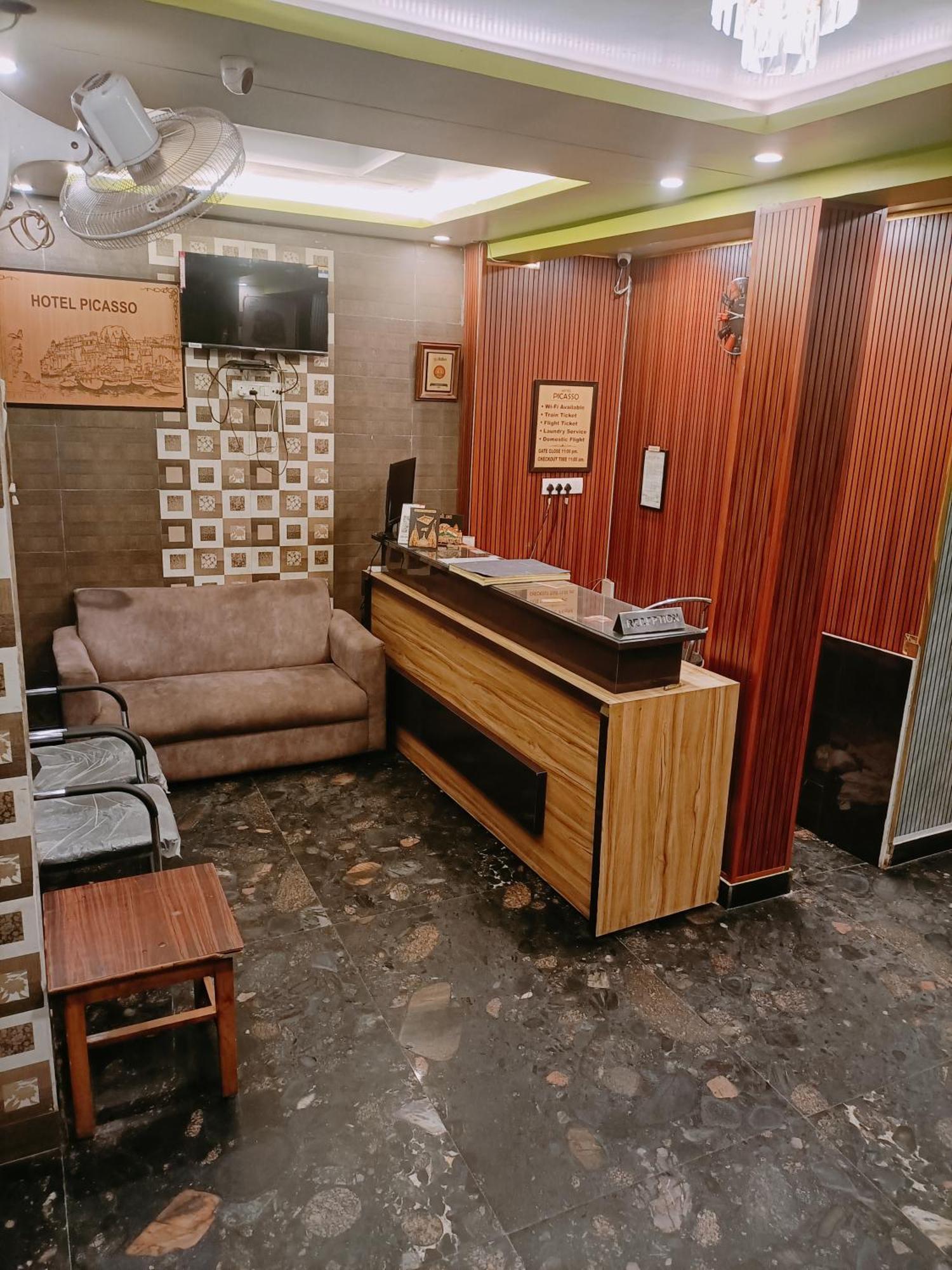 Hotel Picasso Varanasi Prime Location Εξωτερικό φωτογραφία