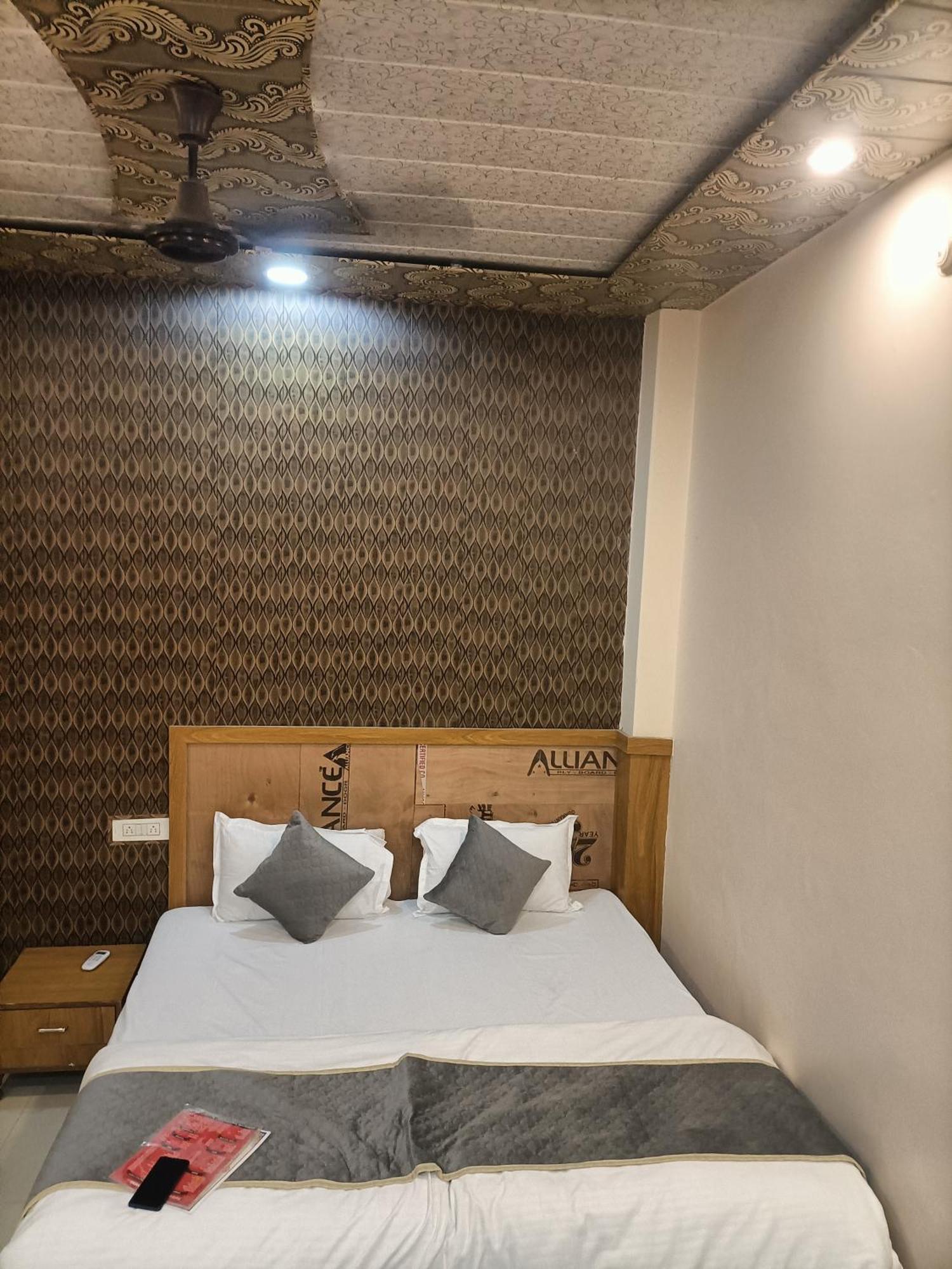 Hotel Picasso Varanasi Prime Location Εξωτερικό φωτογραφία